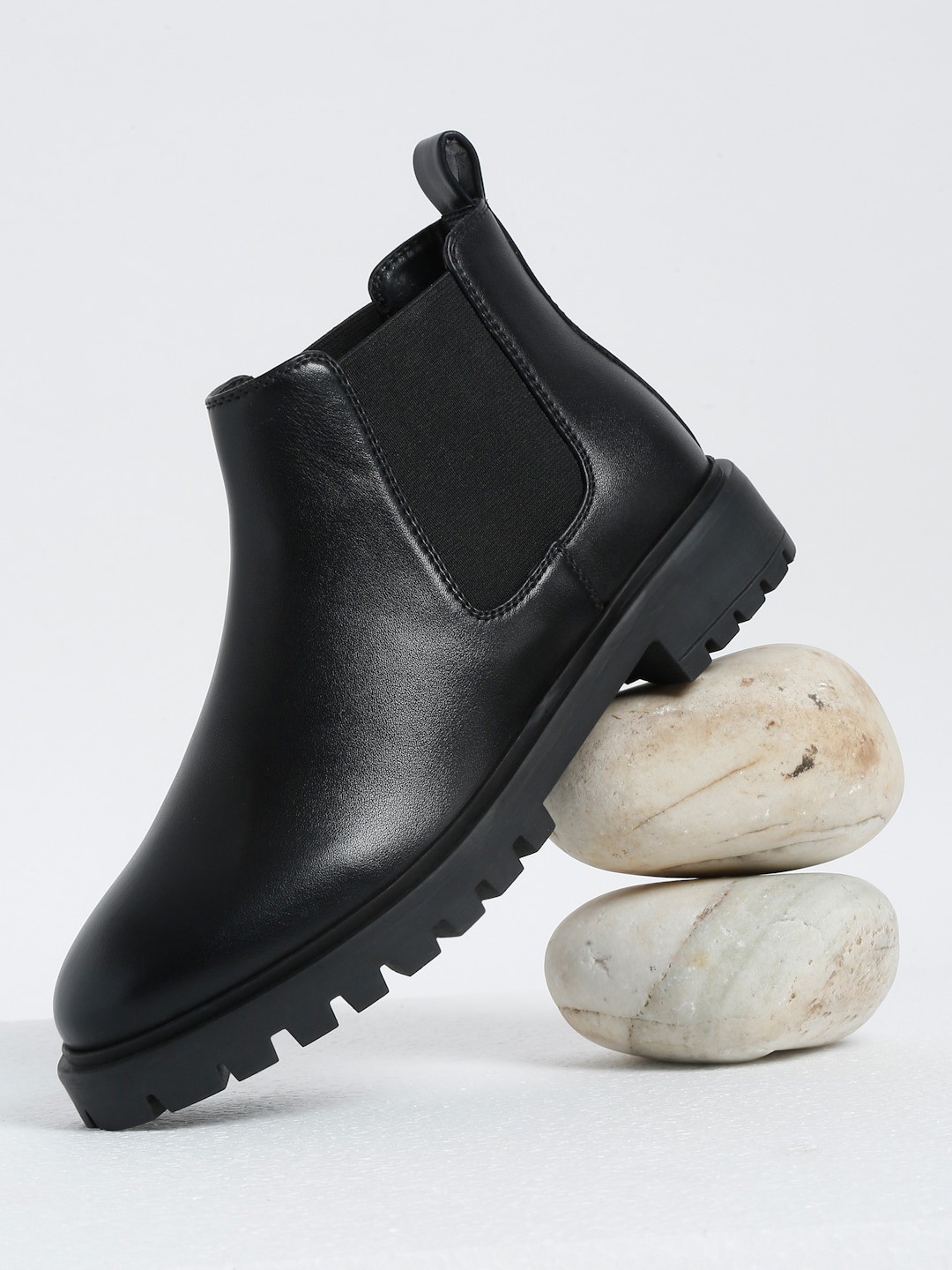

Bruno Manetti Women Mid-Top Chelsea Boots, Black