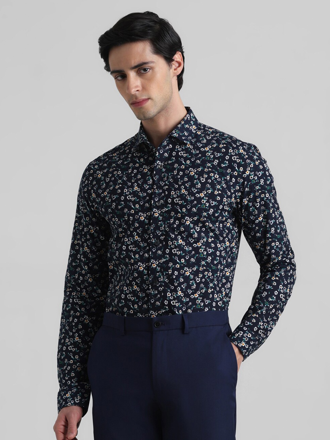 

Jack & Jones Slim Fit Floral Printed Pure Cotton Casual Shirt, Navy blue