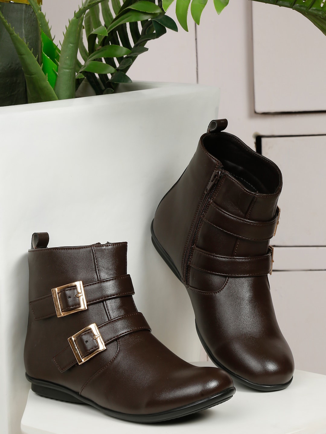 

Bruno Manetti Women Mid Top Regular Boots With Buckle-Detail, Brown