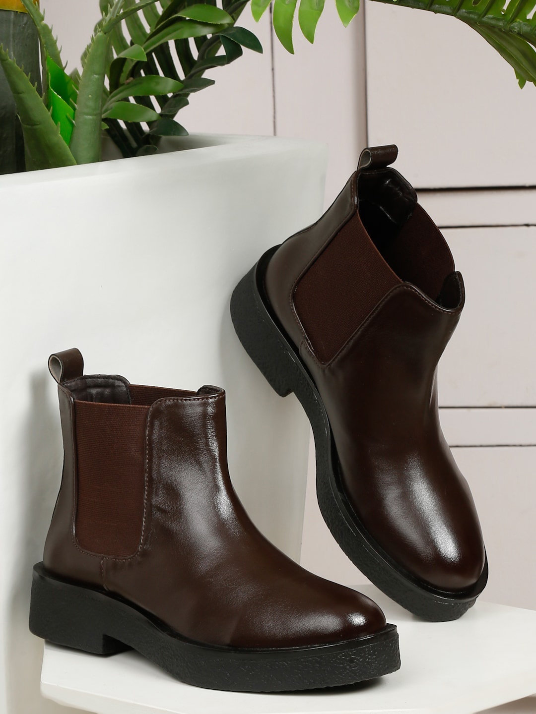 

Bruno Manetti Women Mid-Top Chelsea Boots, Brown