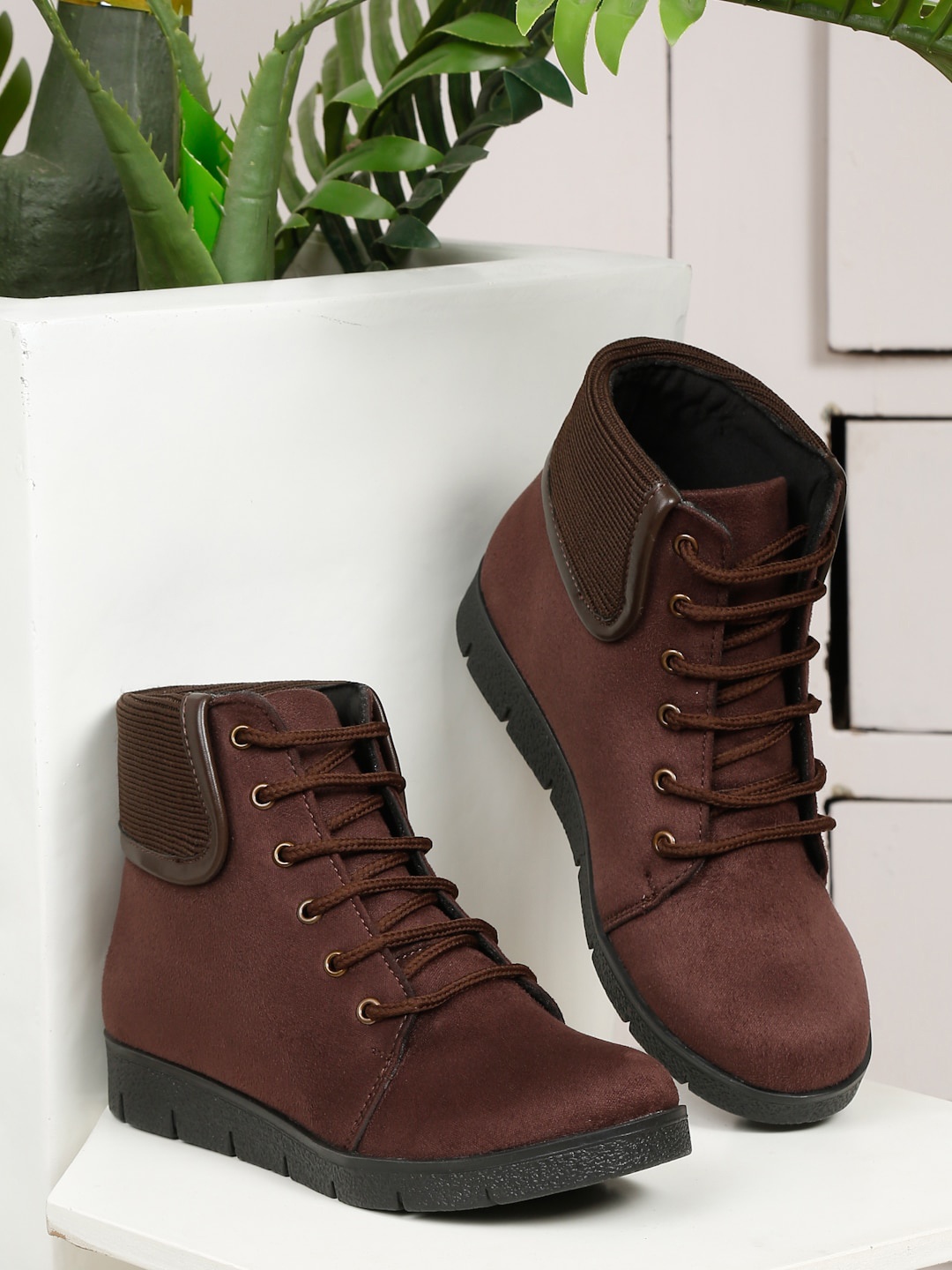 

Bruno Manetti Women Mid-Top Suede Regular Boots, Brown