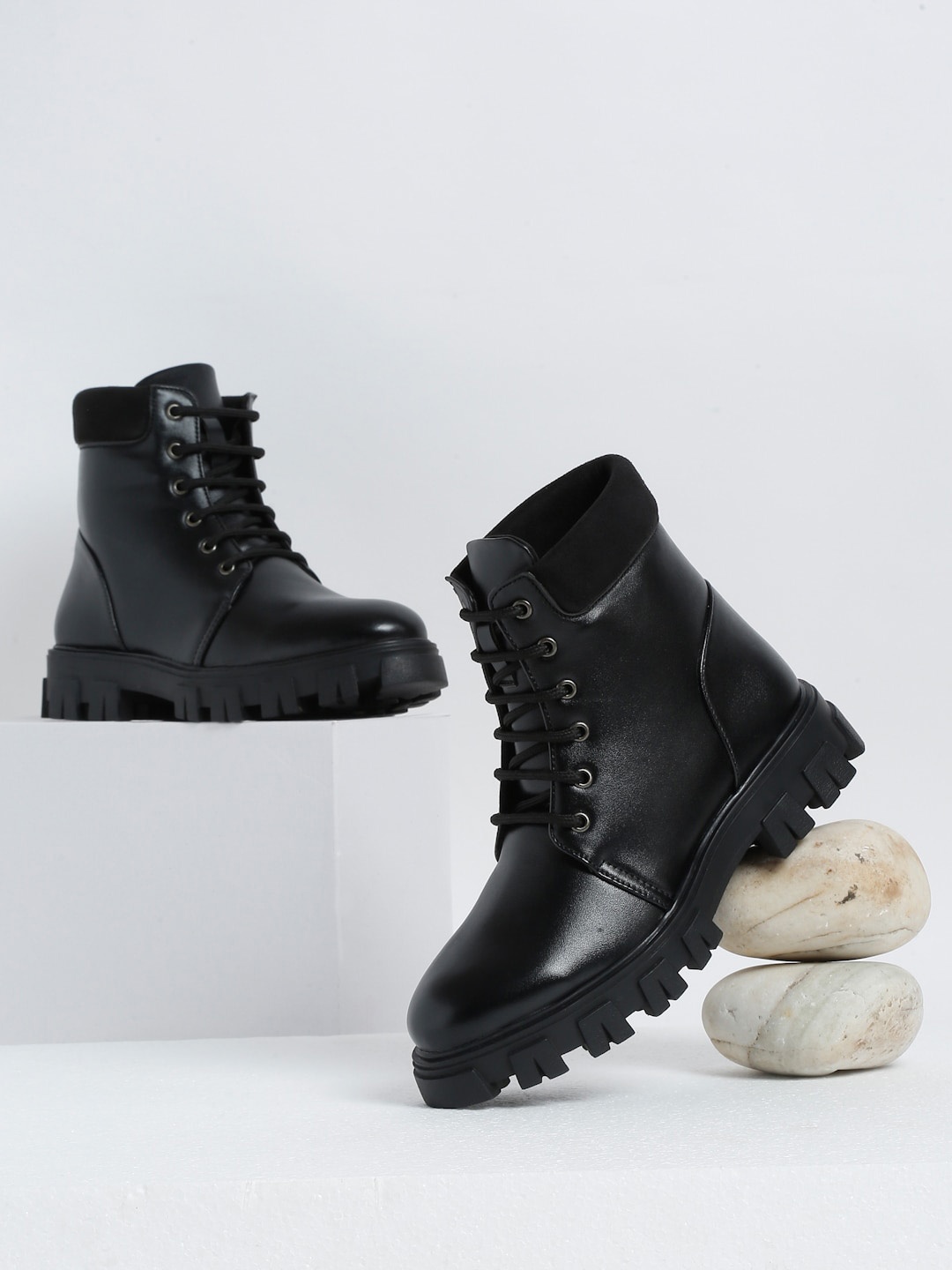 

Bruno Manetti Women Mid-Top Casual Lace-Up Boots, Black