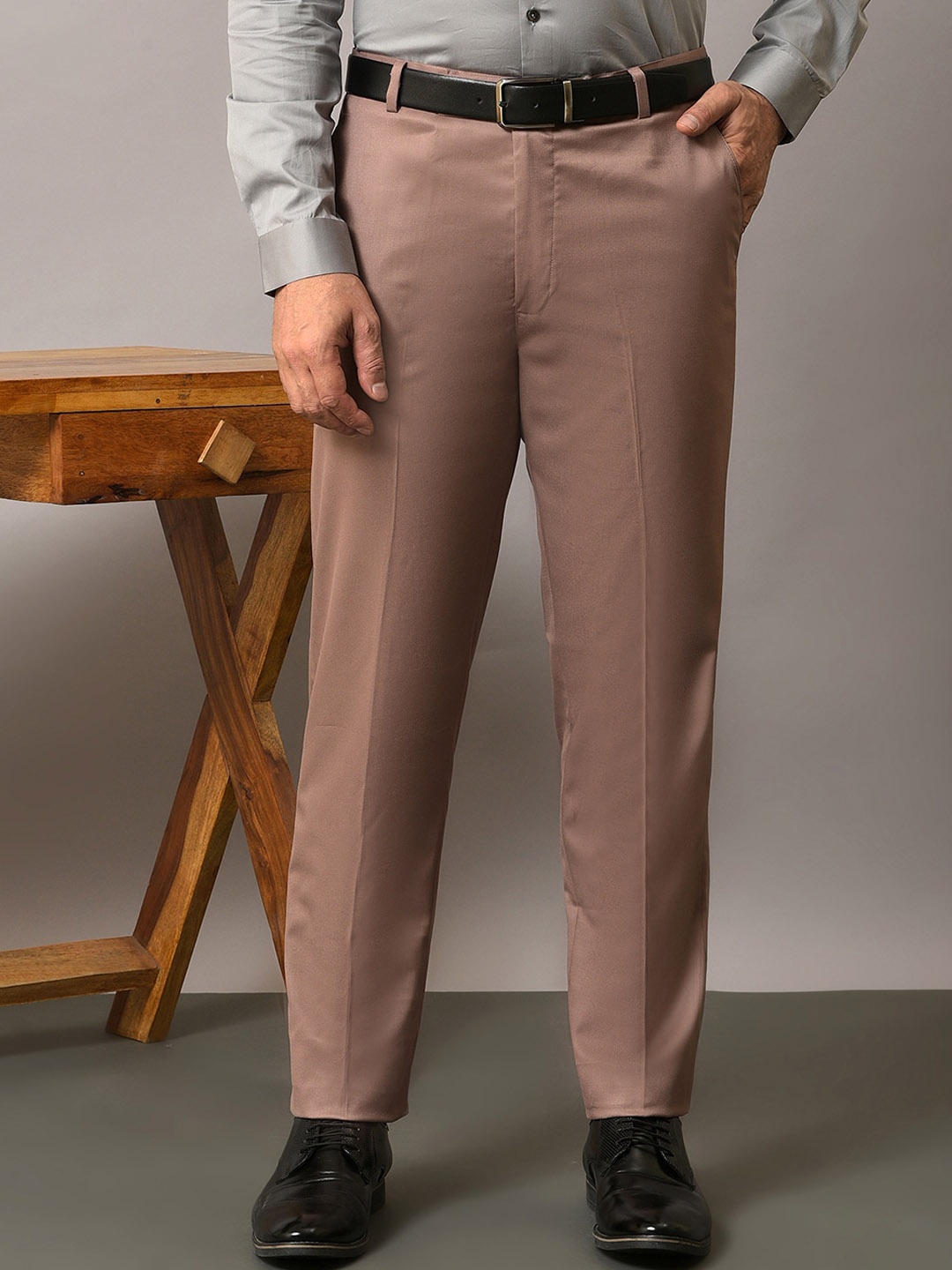 

Hangup Men Mid-Rise Original Formal Trousers, Rose gold