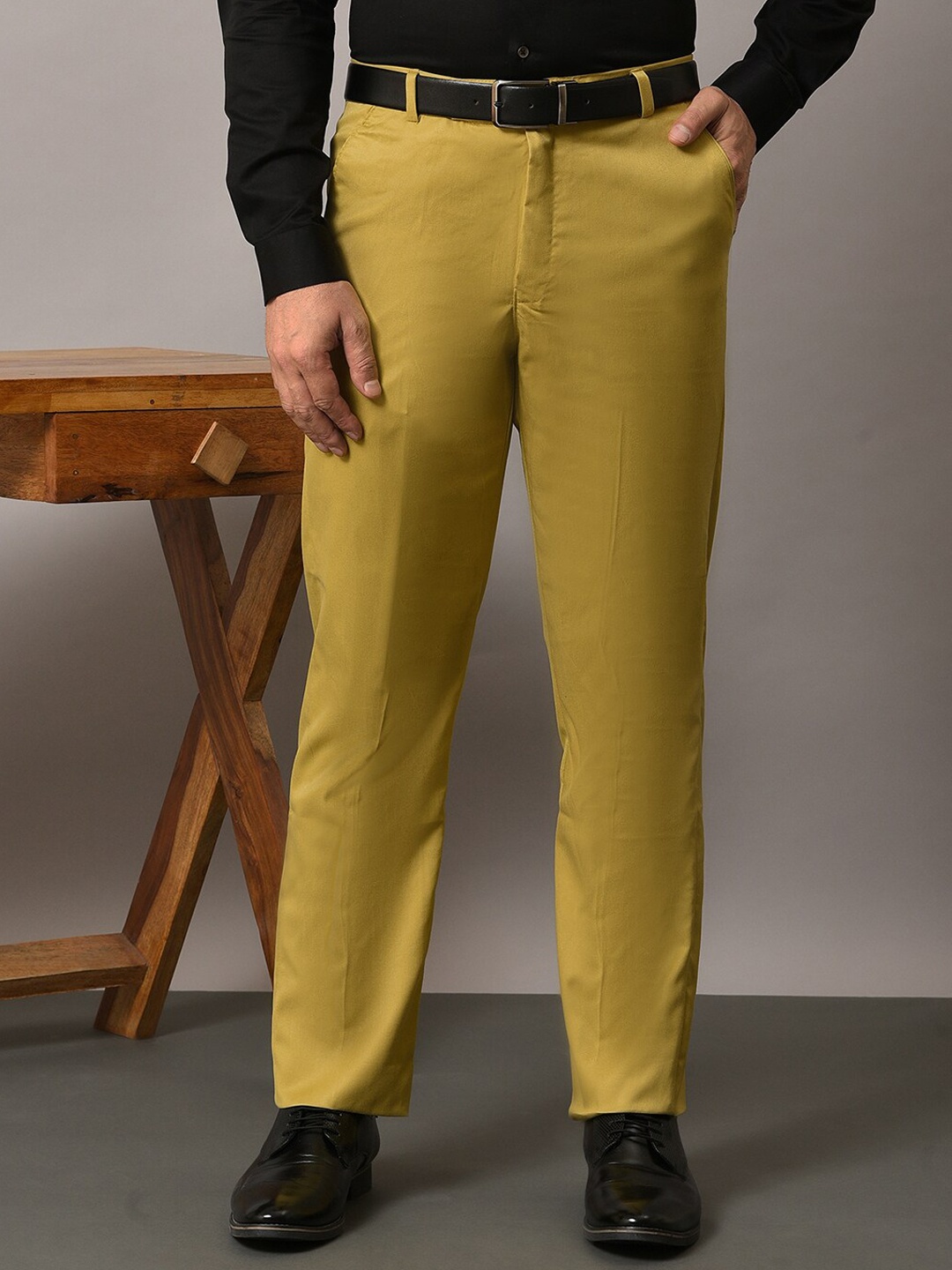 

Hangup Men Original Mid-Rise Chinos Trousers, Yellow