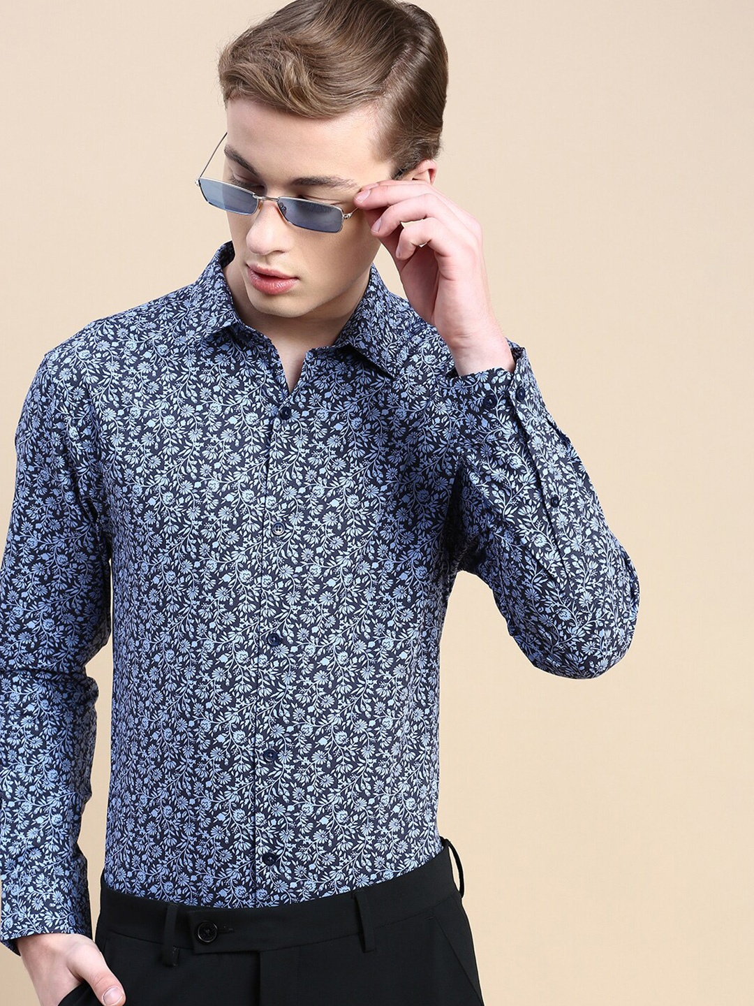 

INVICTUS Standard Slim Fit Floral Printed Spread Collar Cotton Formal Shirt, Blue