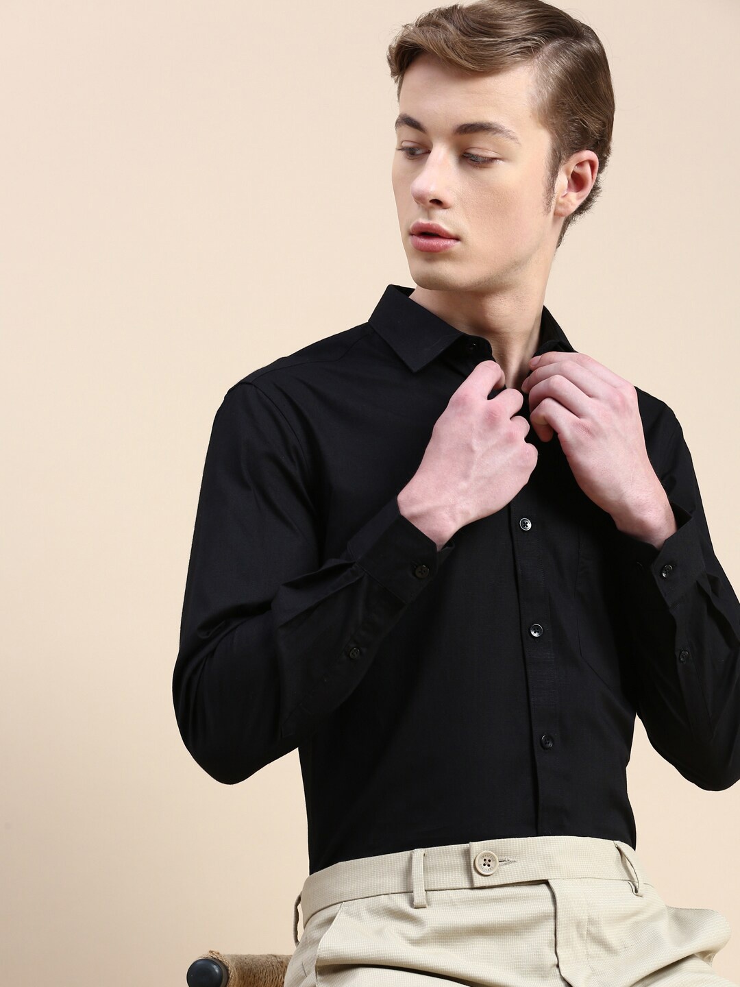 

INVICTUS Standard Slim Fit Spread Collar Cotton Formal Shirt, Black
