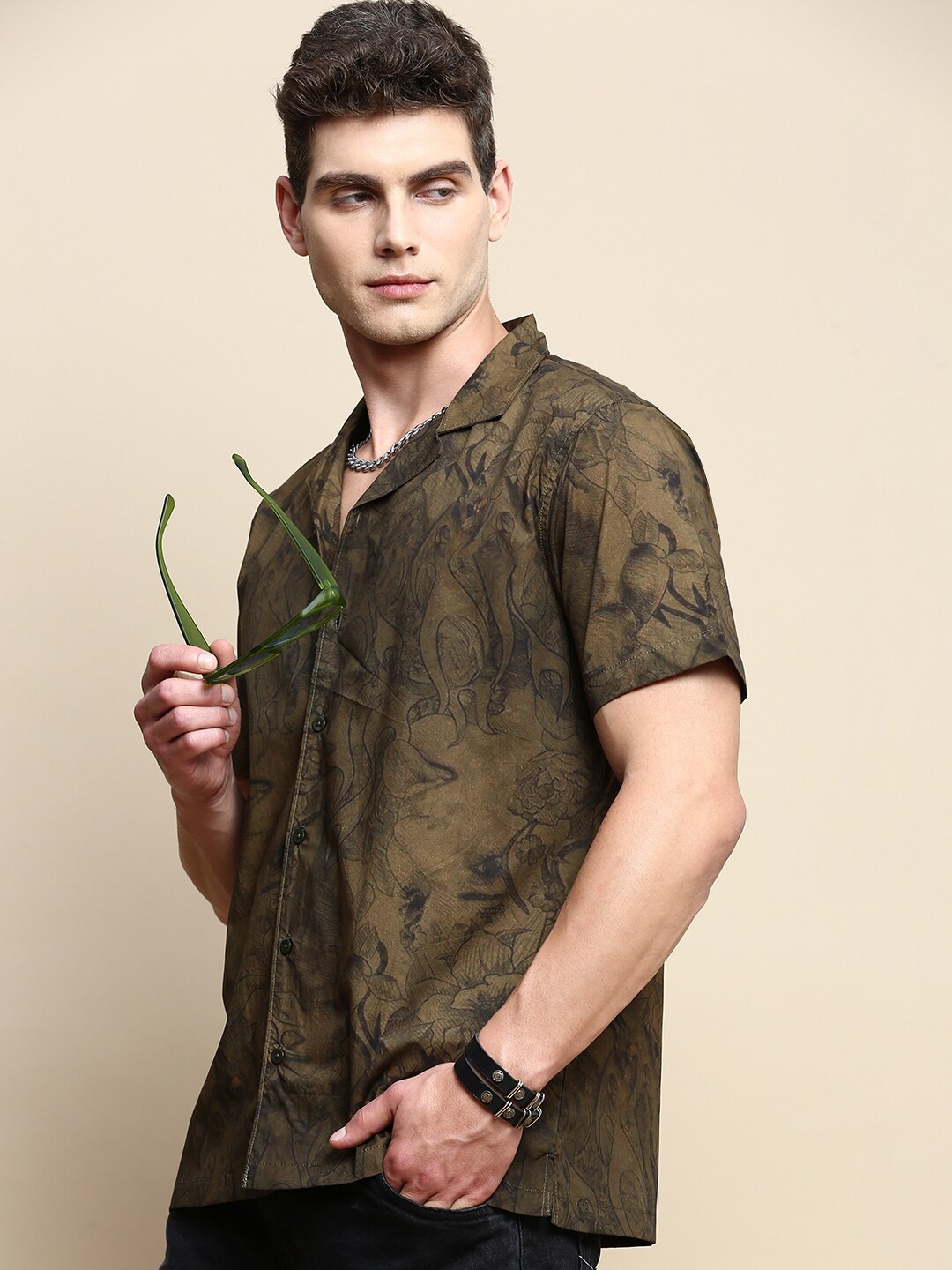 

INVICTUS Club Slim Fit Absatrct Printed Cuban Collar Cotton Casual Shirt, Olive
