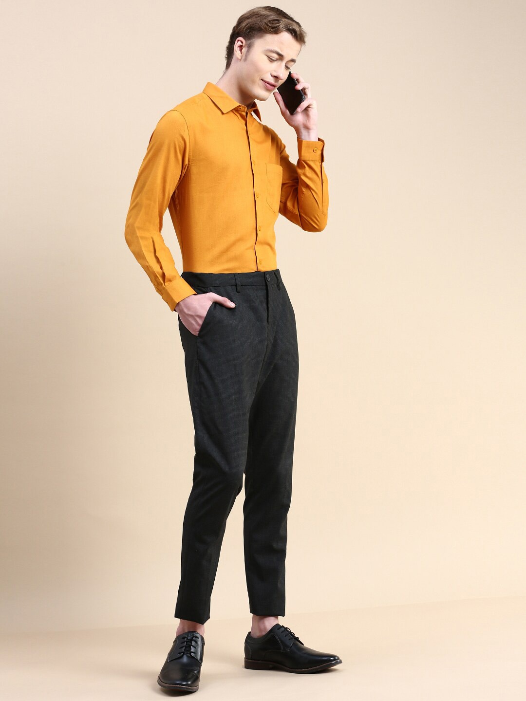 

INVICTUS Men Standard Slim Fit Opaque Cotton Formal Shirt, Mustard