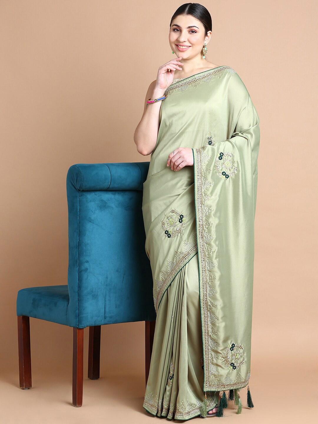 

Kalyan Silks Ethnic Motifs Embroidered Satin Saree, Green