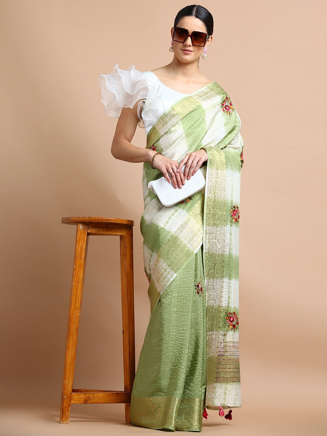 

Kalyan Silks Checked Embroidered Jute Silk Saree, Green