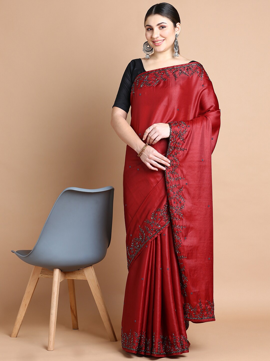 

Kalyan Silks Floral Embellished Saree, Maroon