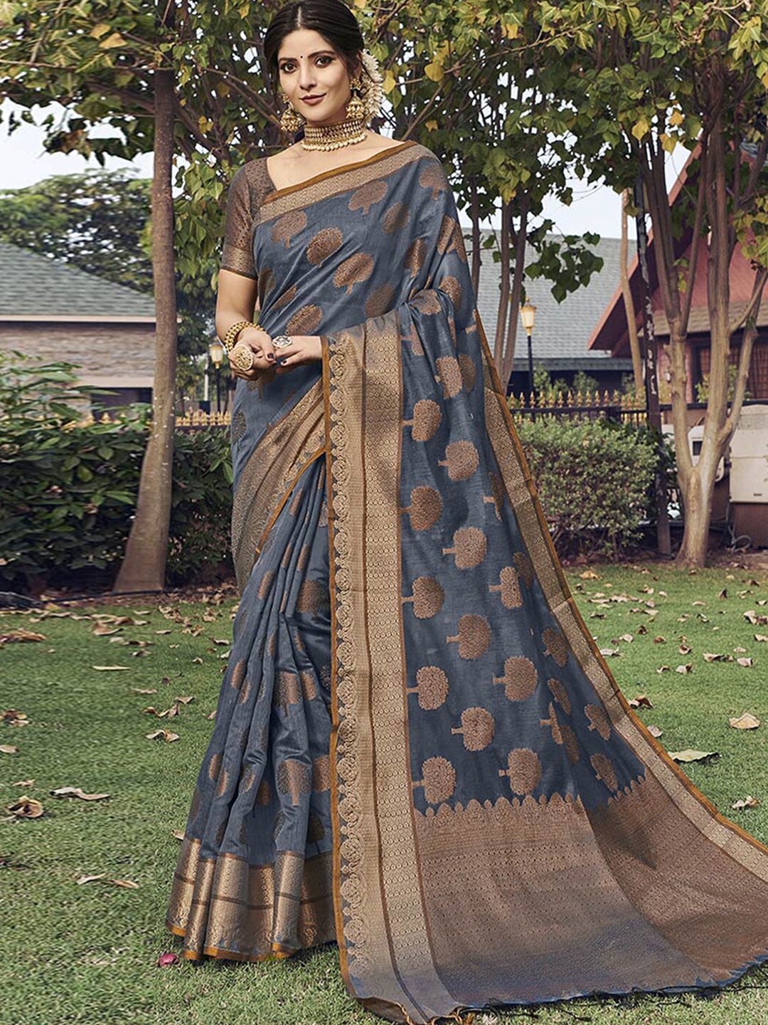 

Satrani Ethnic Motifs Woven Design Zari Saree, Grey