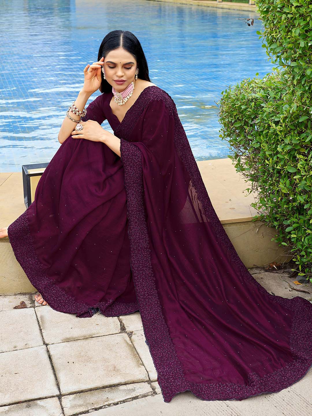 

Mitera Purple Embellished Beads and Stones Saree