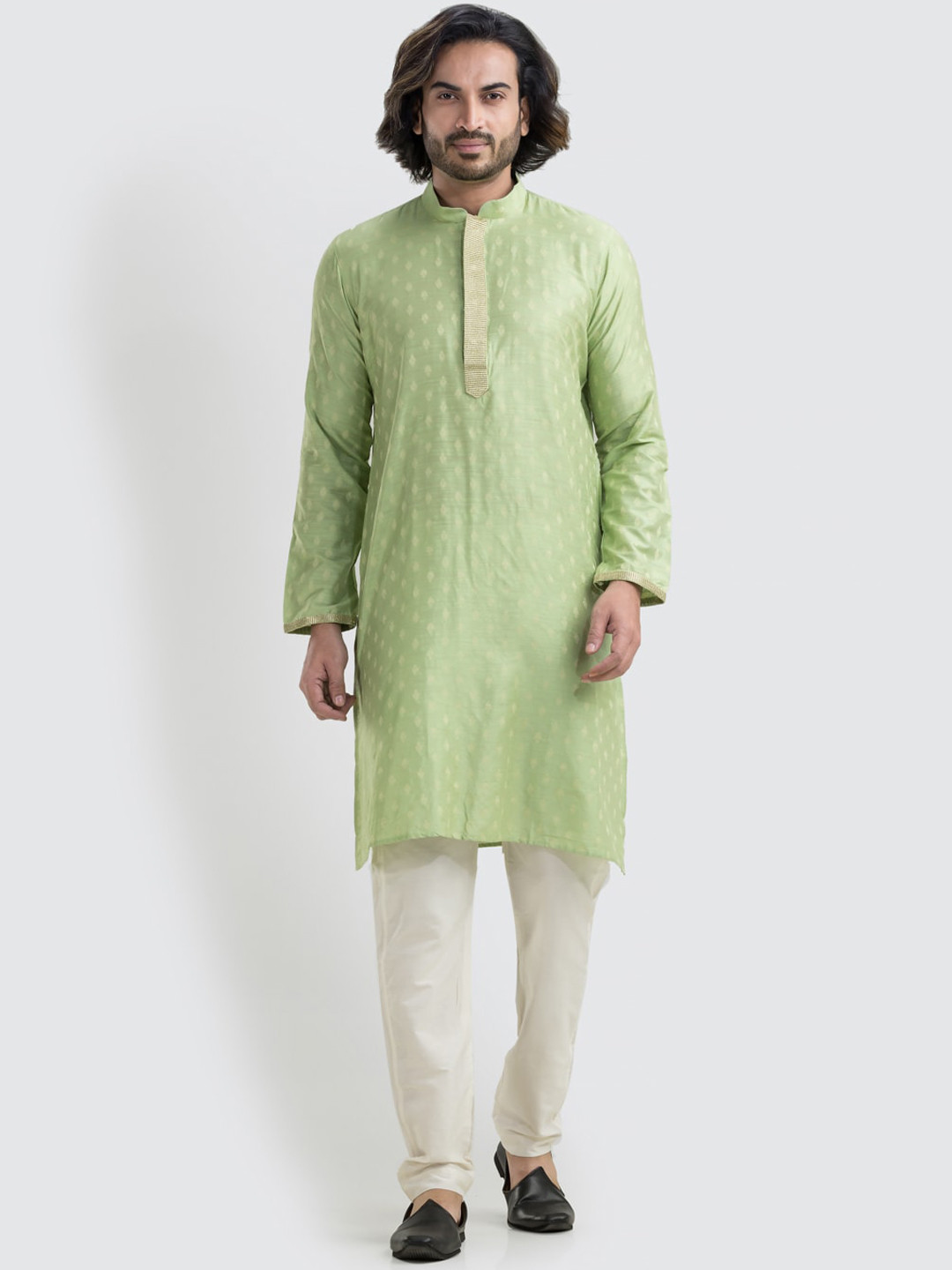 

SREEMANT Thread Work Mandarin COllar Artwork Brocade Kurta, Green