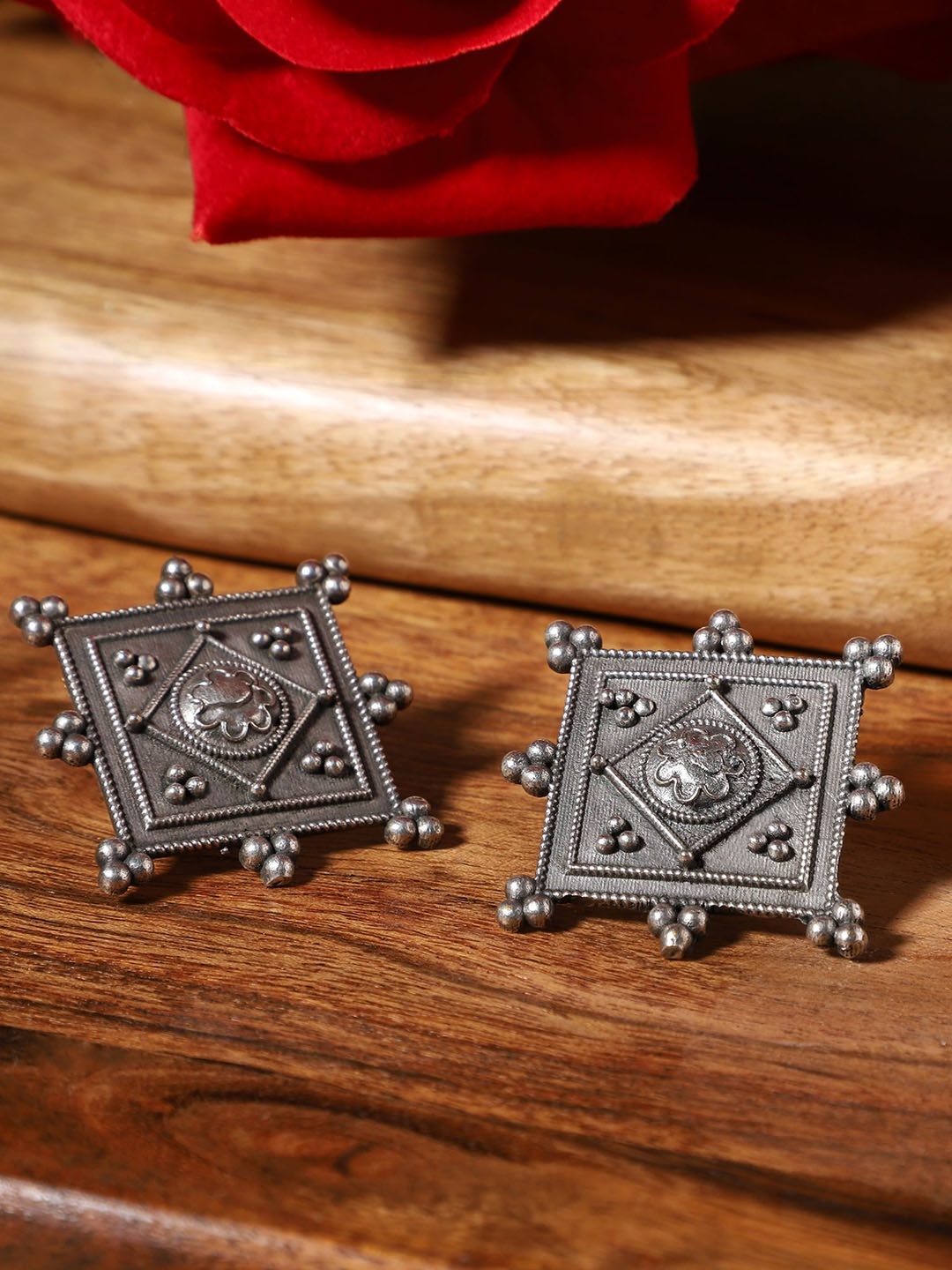 

VENI Silver-Plated Oxidised Studs Earrings