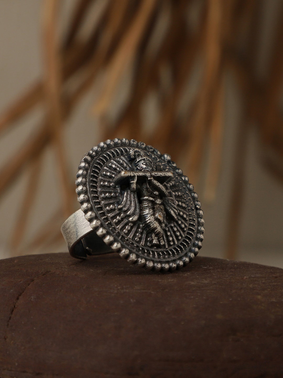 

VENI Oxidized Silver-Plated Krishna Adjustable Finger Ring