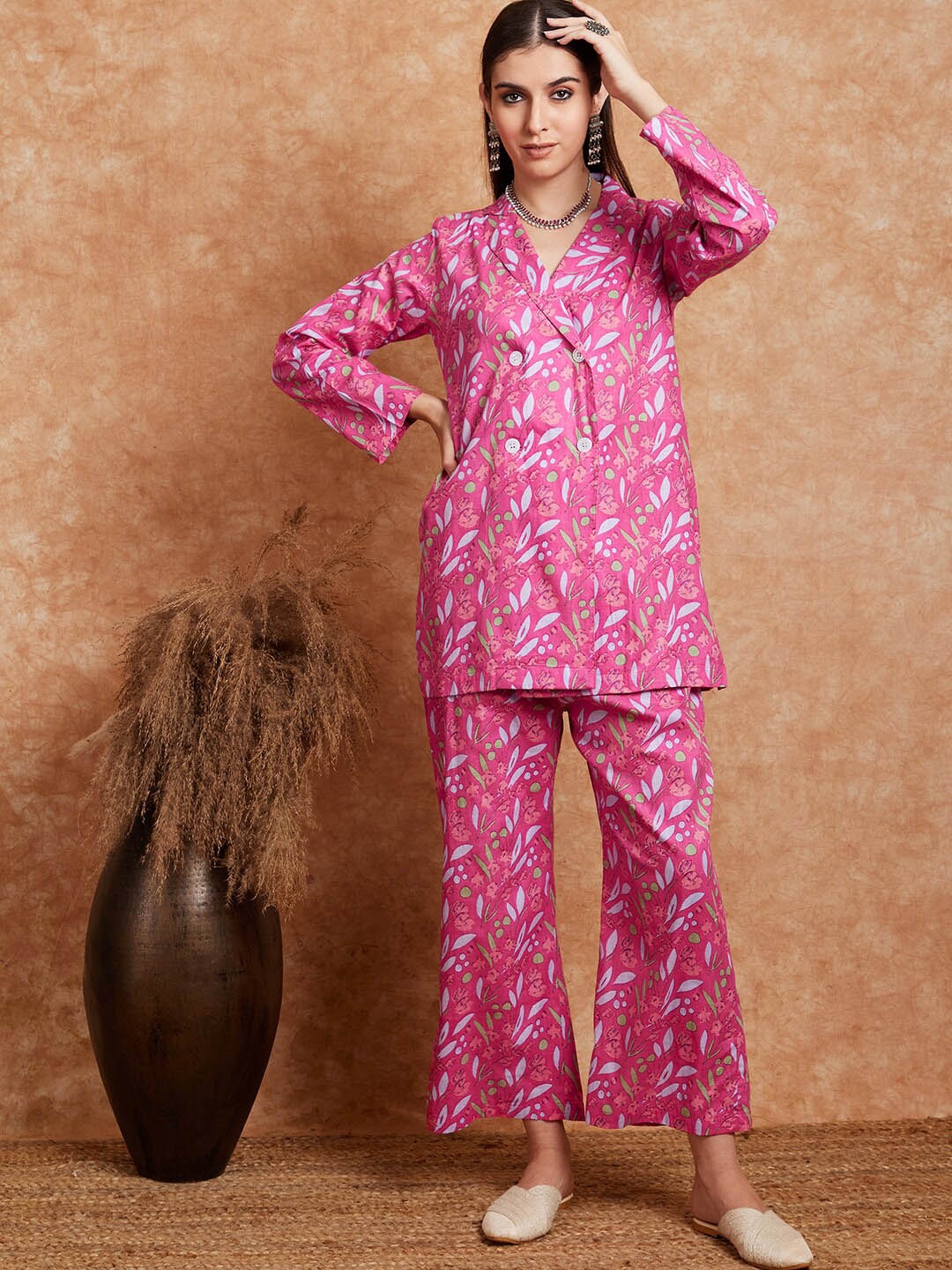 

Sangria Printed Shawl Neck Long Sleeve Blazer & Trouser, Magenta