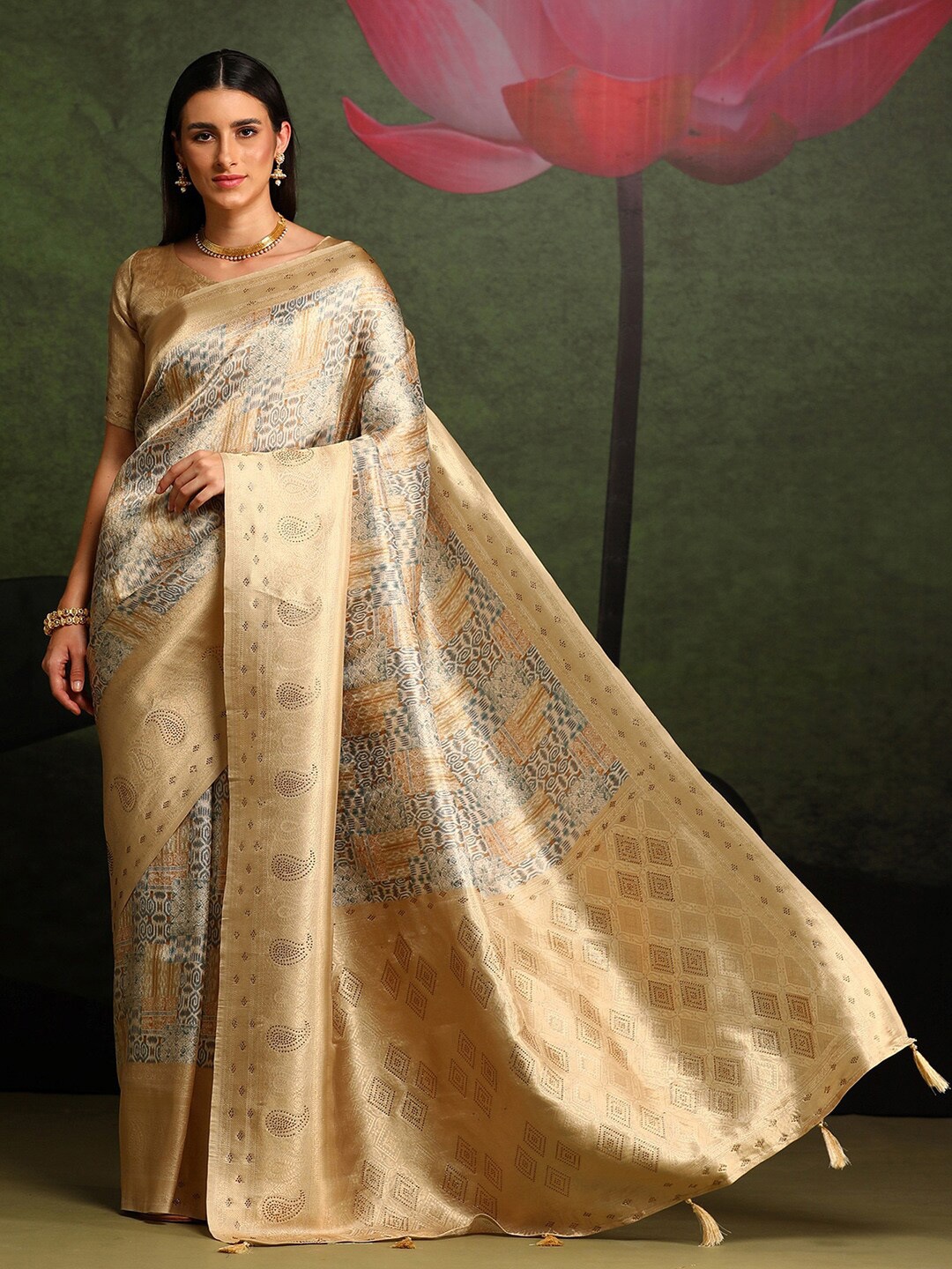 

Saree mall Gold-Toned & Grey Ethnic Motifs Woven Design Zari Pure Silk Sarees