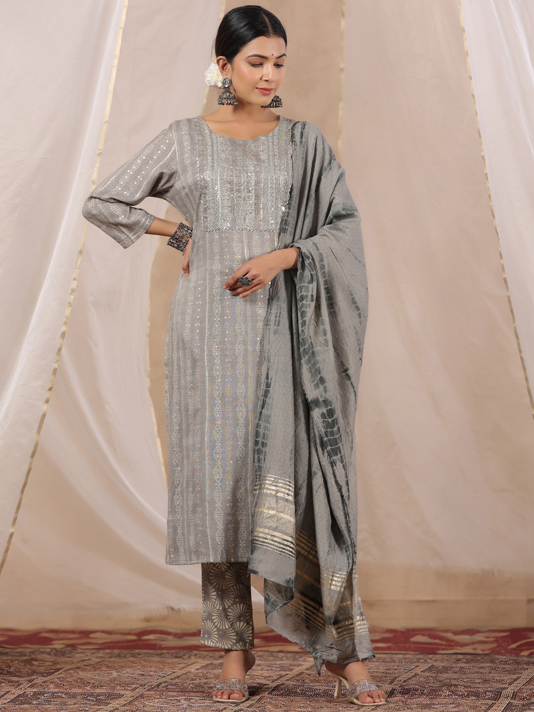 

Ishin Ethnic Motifs Printed Regular Sequinned Kurta With Trousers & Dupatta, Grey