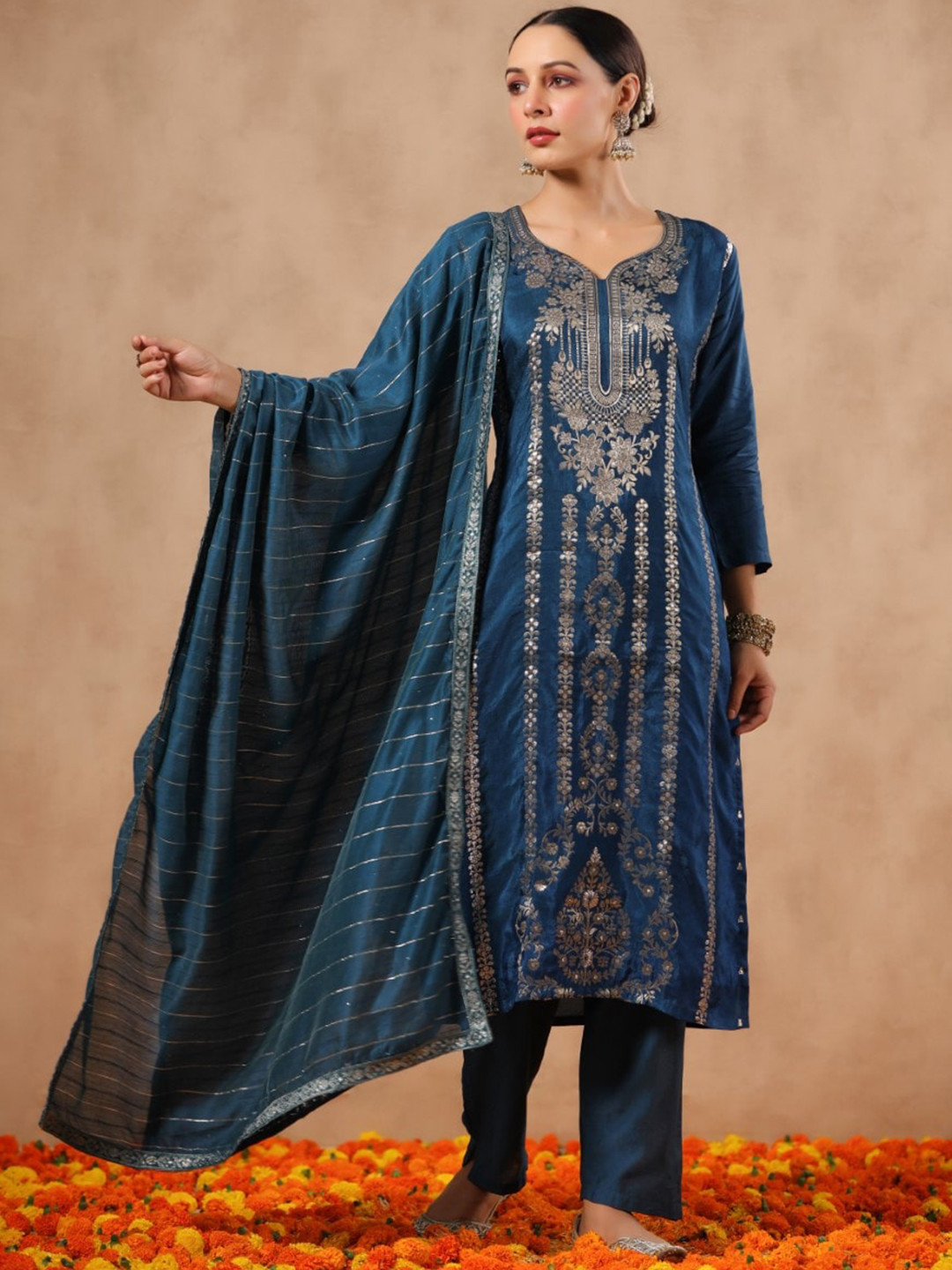 

Ishin Ethnic Motifs Yoke Design Kurta With Trousers & Dupatta, Navy blue