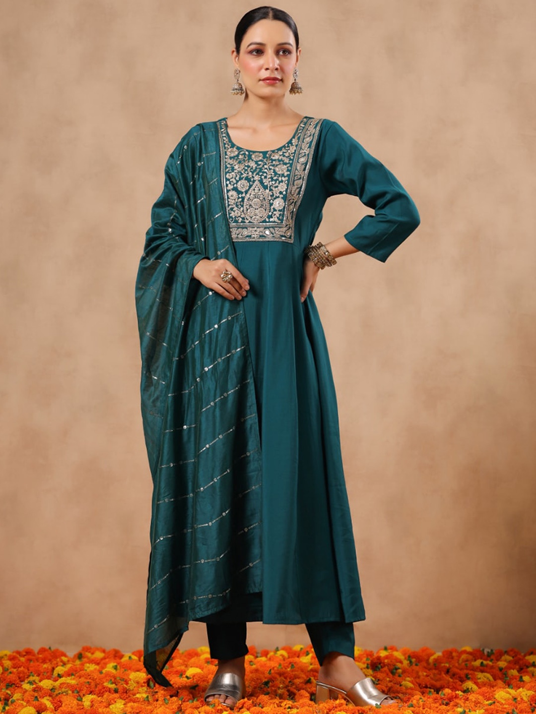 

Ishin Green Ethnic Motifs Yoke Design Kurta With Trousers & Dupatta