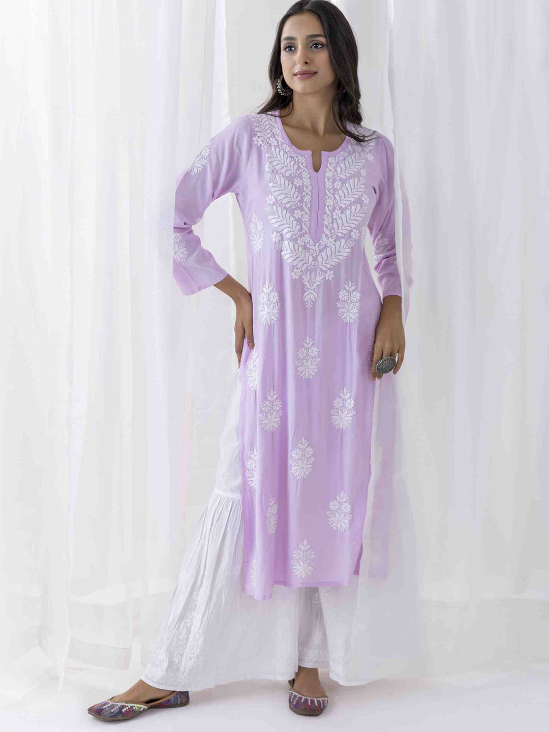 

HOUSE OF KARI Floral Embroidered Round Notched Neck Kurta, Lavender