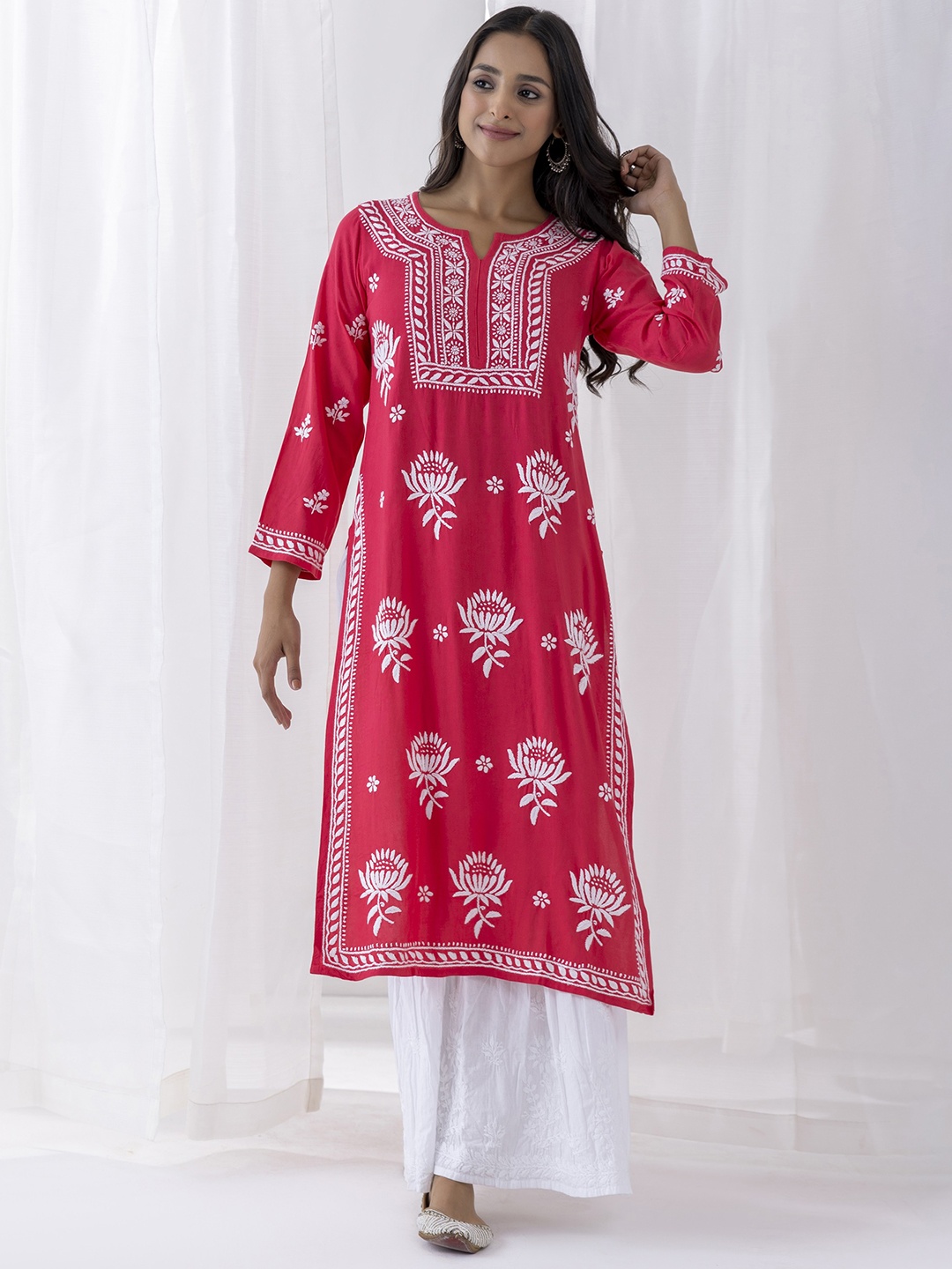 

HOUSE OF KARI Floral Chikankari Embroidered Notched Round Neck Straight Kurta, Red