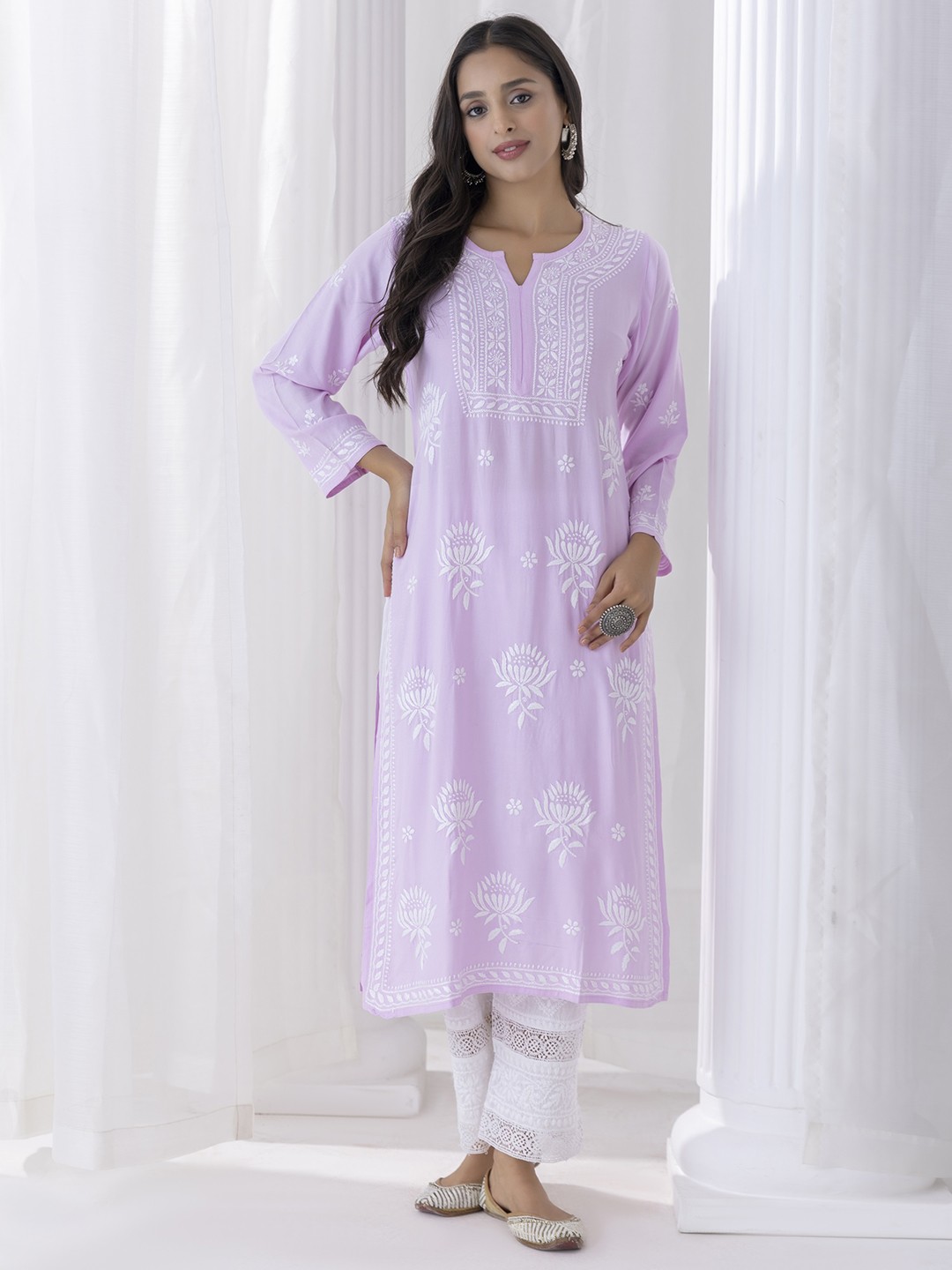 

HOUSE OF KARI Floral Embroidered Chikankari Straight Kurta, Lavender