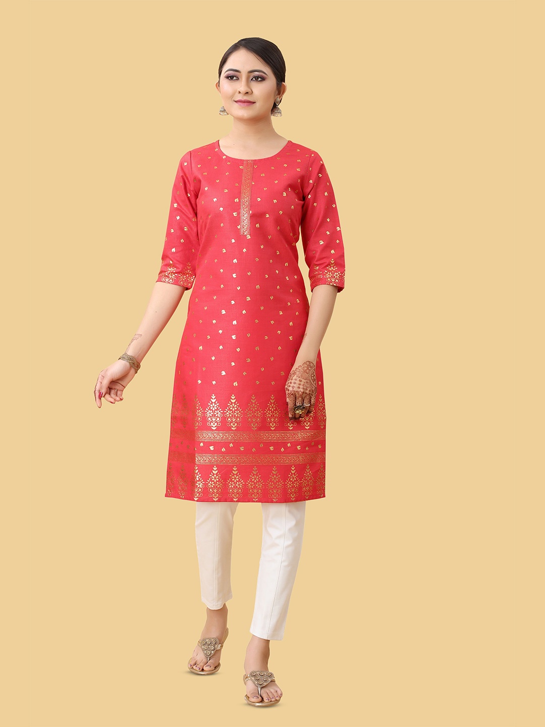

Kiwie Ethnic Motifs Printed Straight Kurta, Red