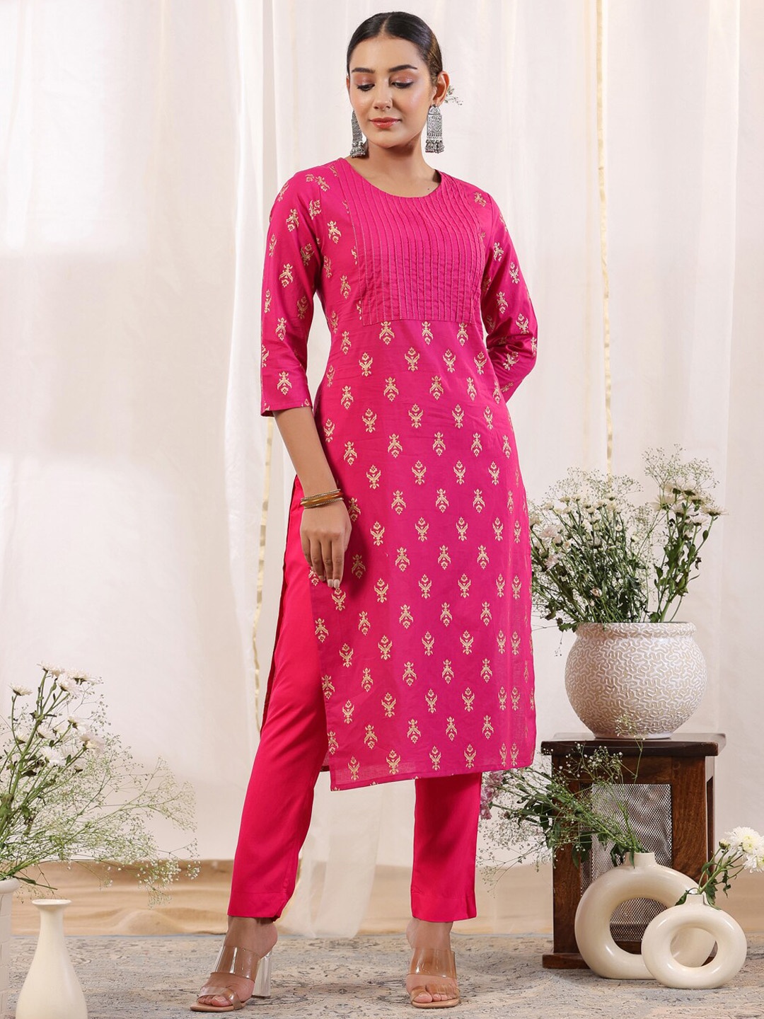 

Anubhutee Ethnic Motifs Printed Pure Cotton Straight Kurta, Magenta