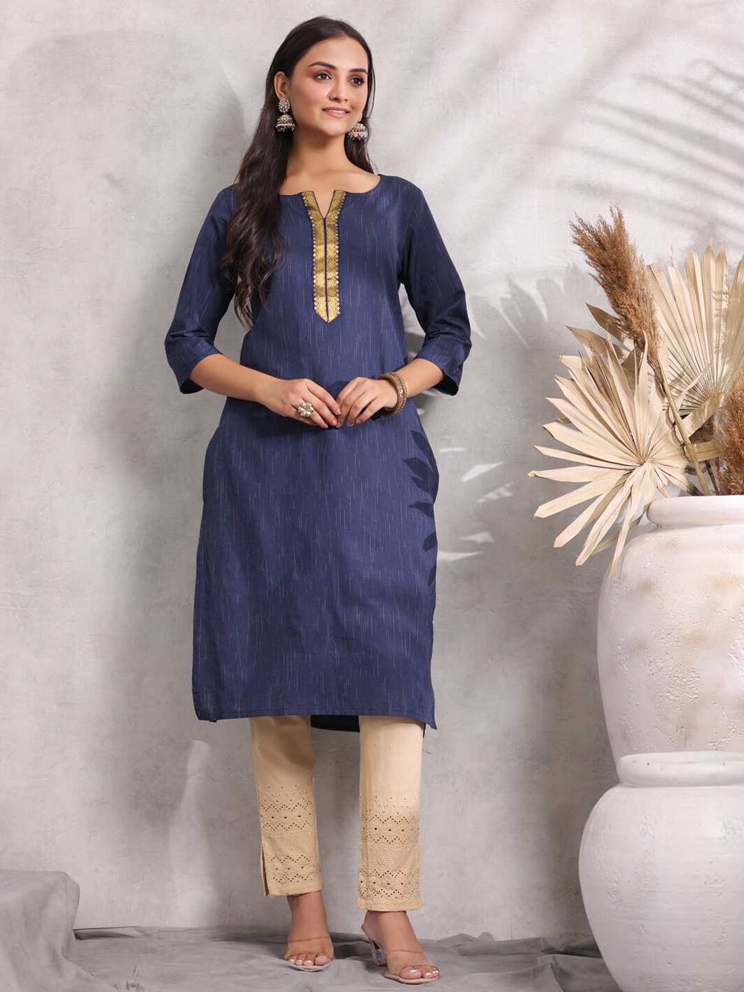 

Anubhutee Notched Neck Straight Pure Cotton Kurta, Blue