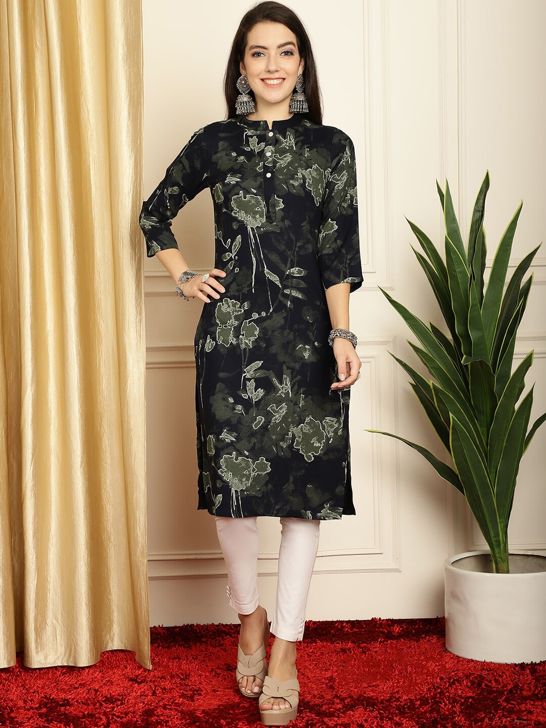 

Anouk Floral Printed Mandarin Collar Kurta, Navy blue