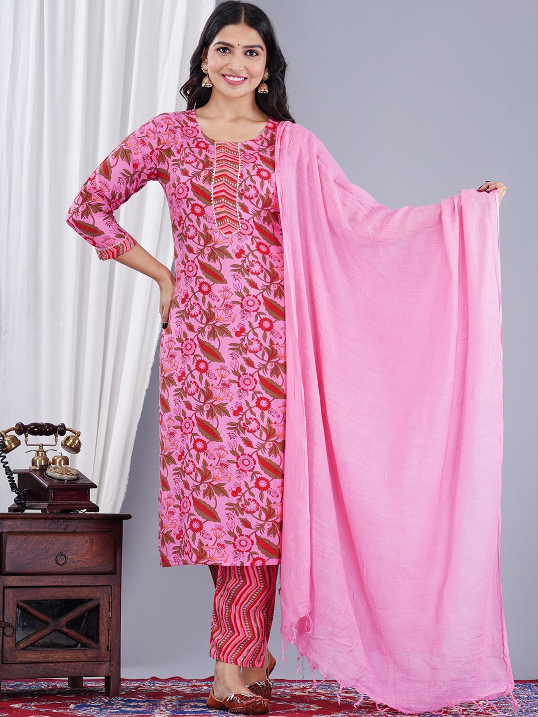 

KALINI Ethnic Motifs Printed Regular Gotta Patti Kurta with Trousers & Dupatta, Pink