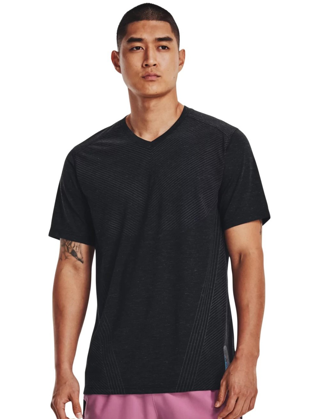 

UNDER ARMOUR Run Anywhere Breeze Striped Slim Fit V-Neck T-Shirt, Black
