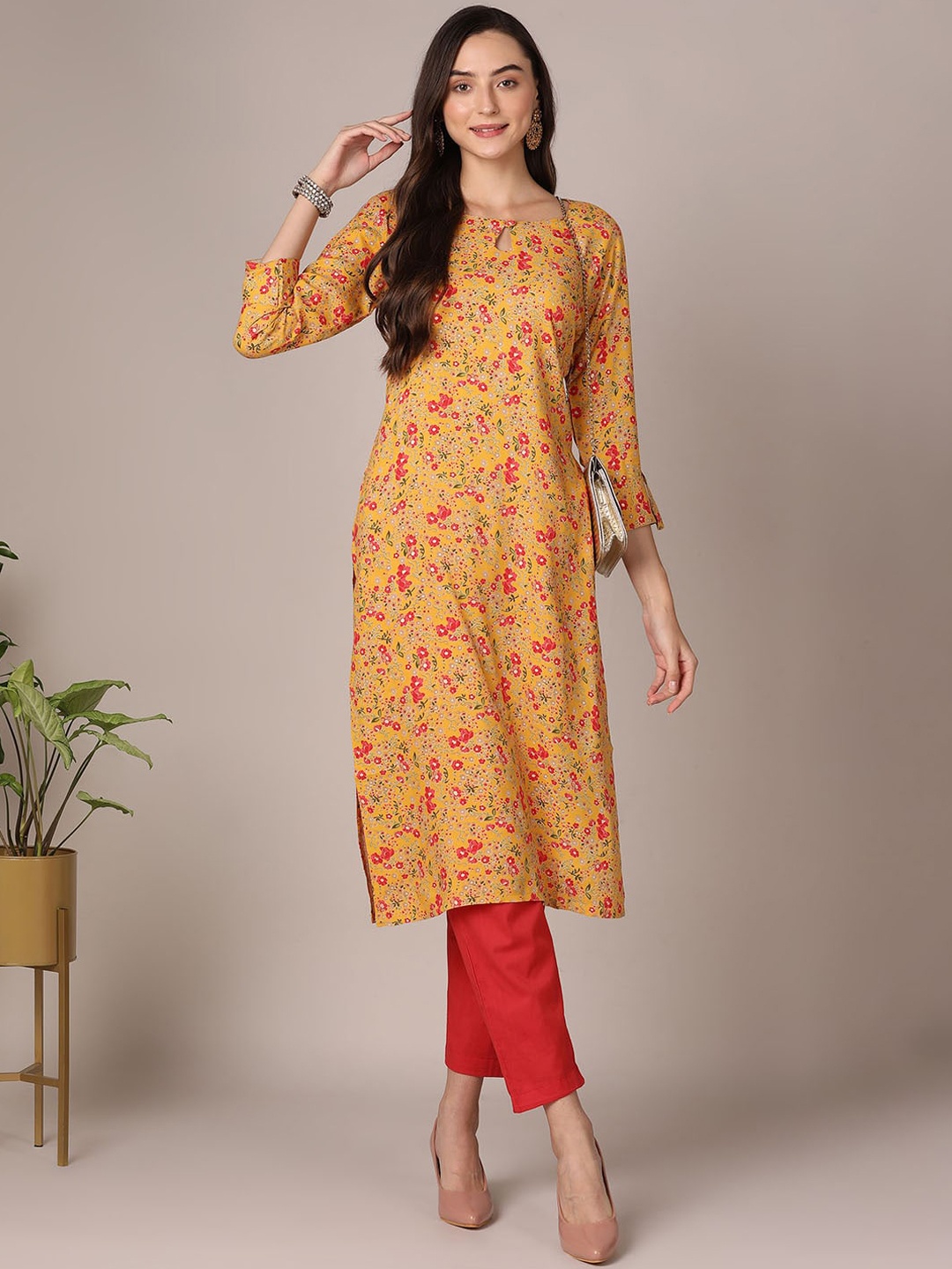 

AHIKA Floral Printed Keyhole Neck Straight Kurta, Yellow