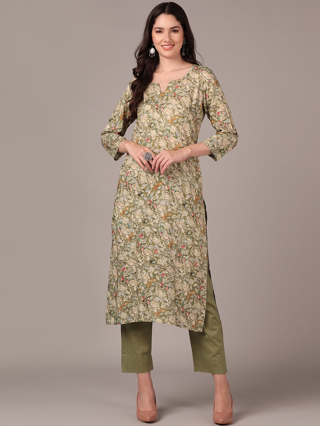 

AHIKA Floral Printed Round Neck Sequinned Kurta, Green