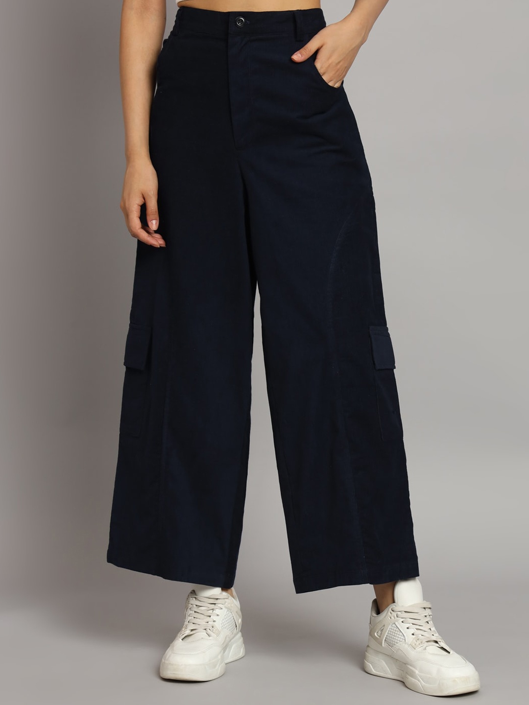 

BROOWL Women Relaxed Flared High-Rise Wrinkle Free Corduroy Cropped Parallel Trousers, Navy blue