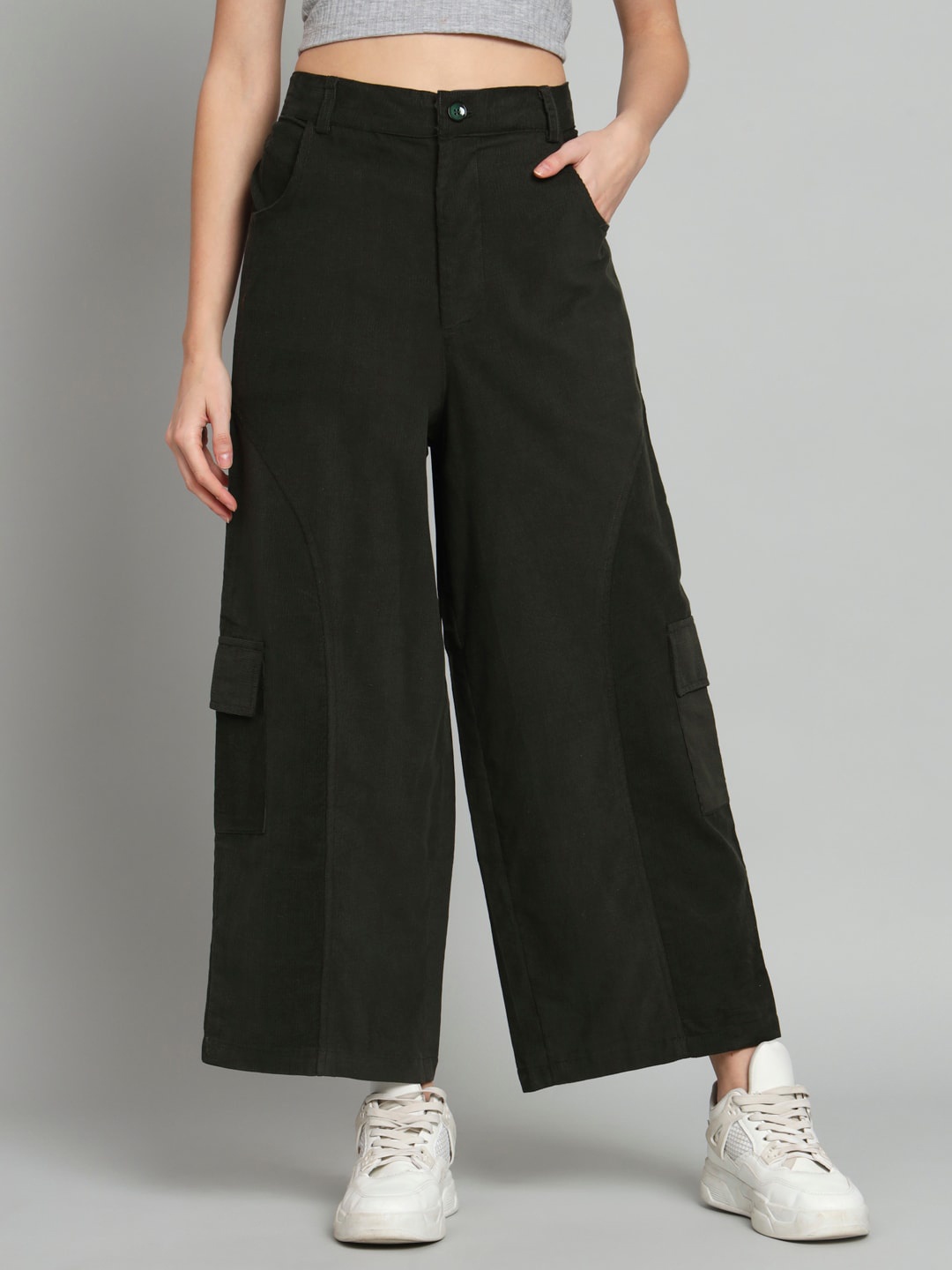 

BROOWL Women Relaxed Flared High-Rise Wrinkle Free Corduroy Cargo Trousers, Green