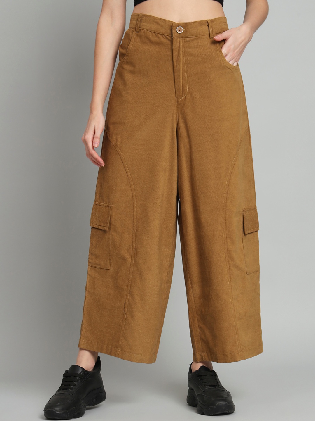 

BROOWL Women Relaxed Flared High-Rise Wrinkle Free Corduroy Trousers, Brown
