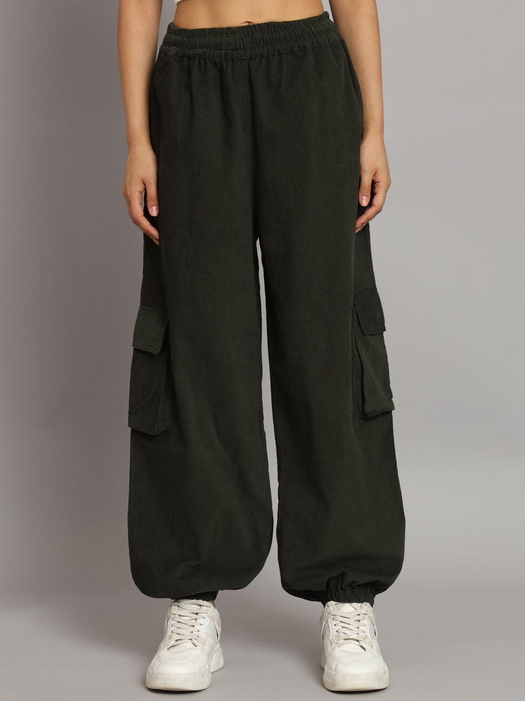 

BROOWL Women Relaxed High-Rise Wrinkle Free Corduroy Cargo Trousers, Green