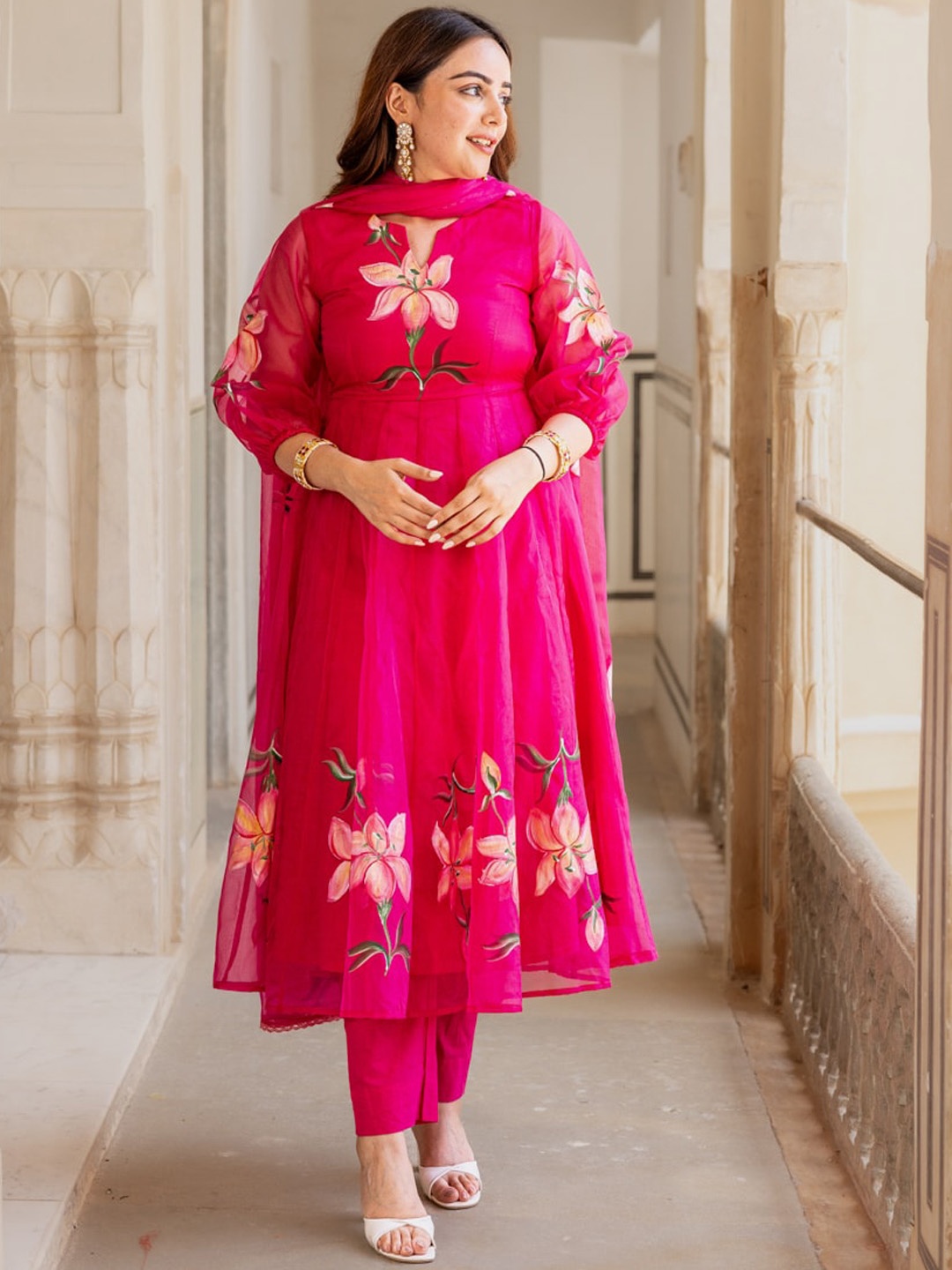 

Ambraee Floral Printed Regular Kurta with Trousers & With Dupatta, Pink