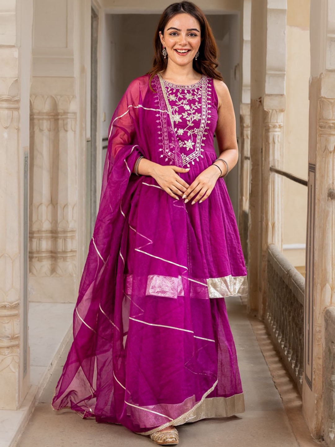 

Ambraee Floral Embroidered Regular Gotta Patti Kurta with Sharara & With Dupatta, Magenta