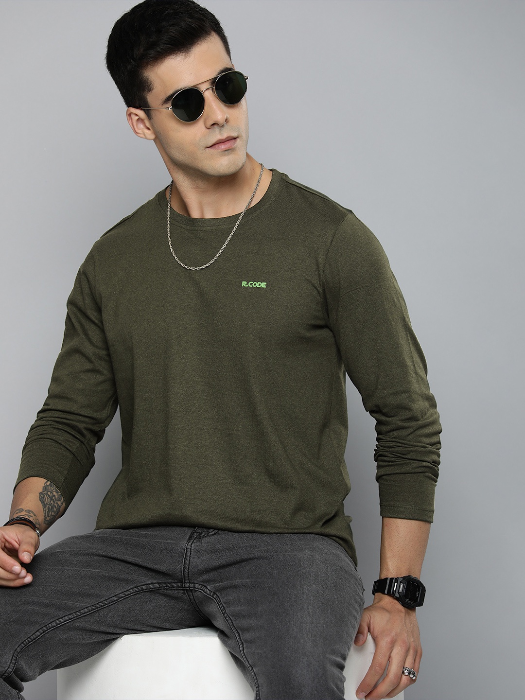 

R.Code by The Roadster Life Co. Men Solid T-shirt, Olive