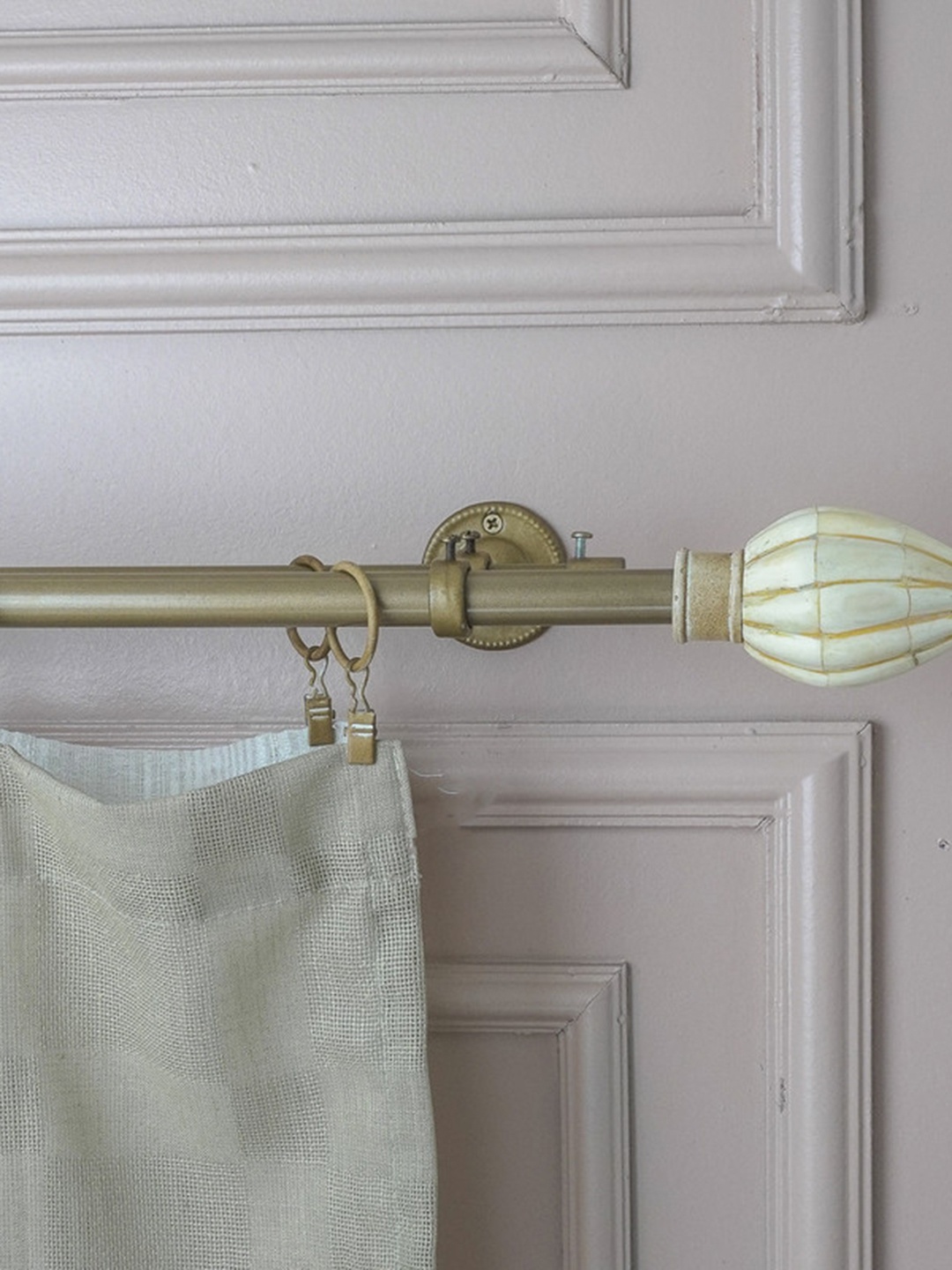 

The Decor Mart Golden Matte Extendable Curtain Rods With Brackets, Gold