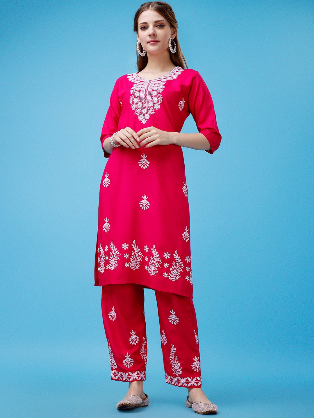 

Molly & Michel Ethnic Motifs Embroidered Straight Kurta With Trousers, Pink