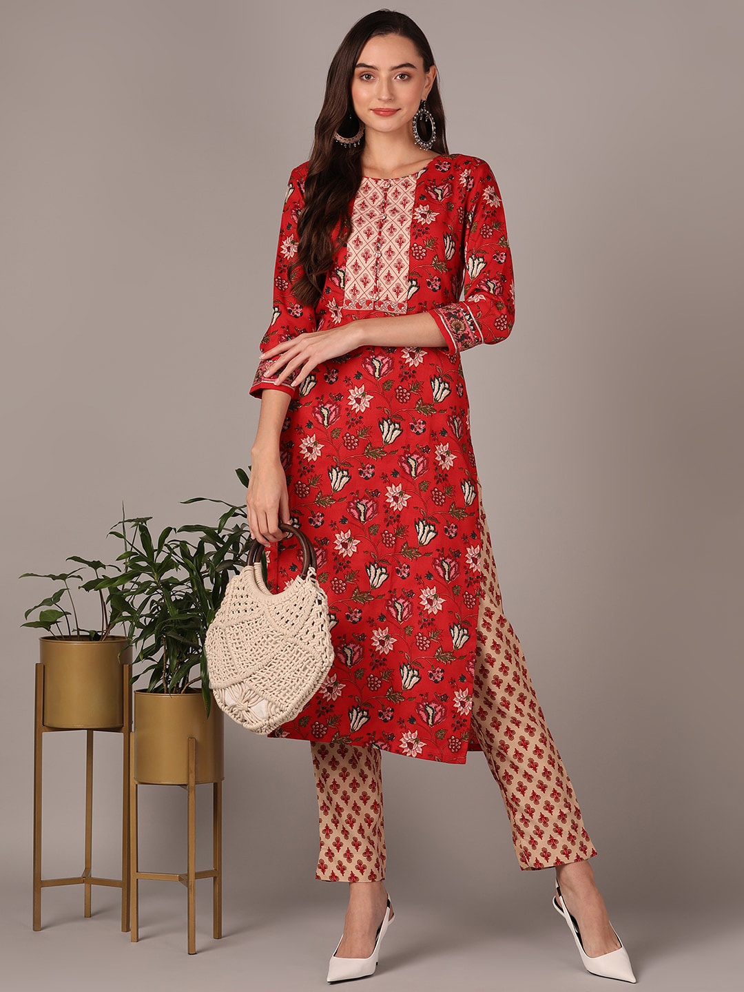 

AHIKA Ethnic Motifs Printed Regular Kurta with Trousers, Red