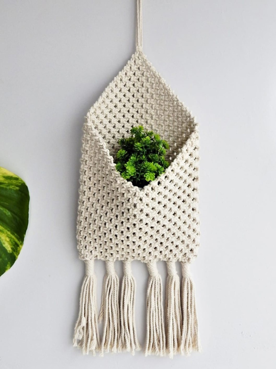 

ecofynd Off White Macrame Hanging Pocket Holder Wall Decor