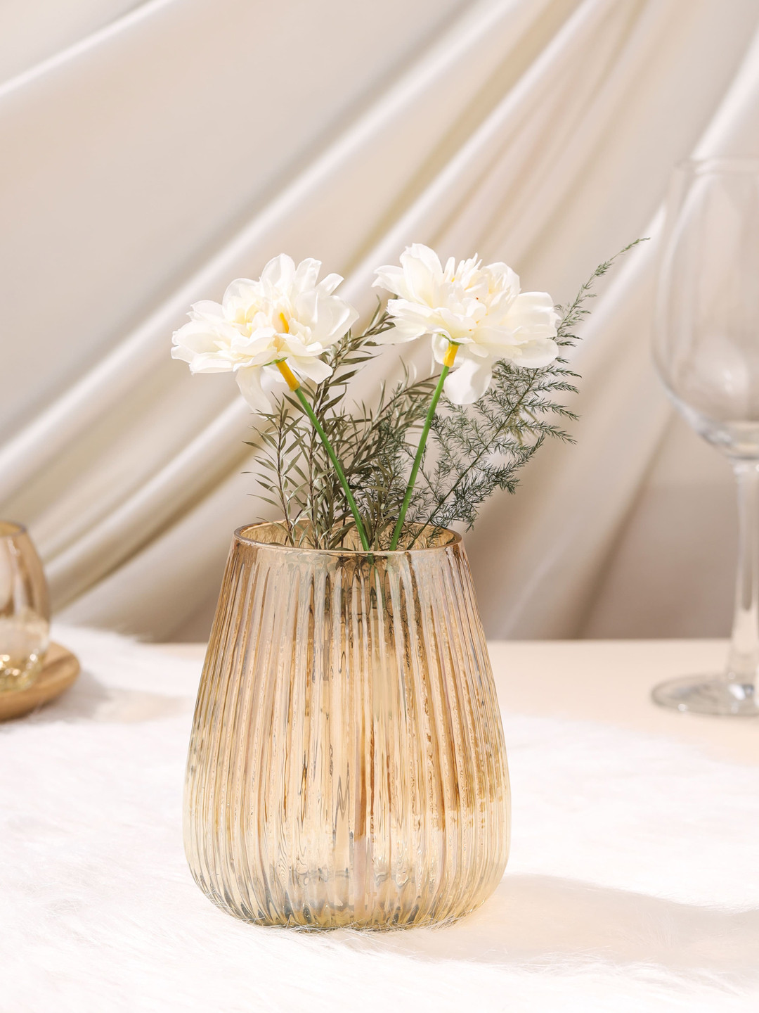 

Gleevers Beige 5 Pieces Glass Striped Vase & Ceramic Diya's