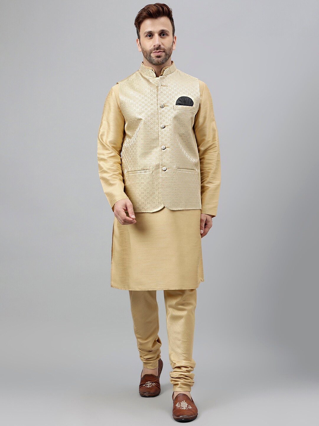 

Hangup Band Collar Regular Kurta with Churidar And Woven Design Nehru Jacket, Gold