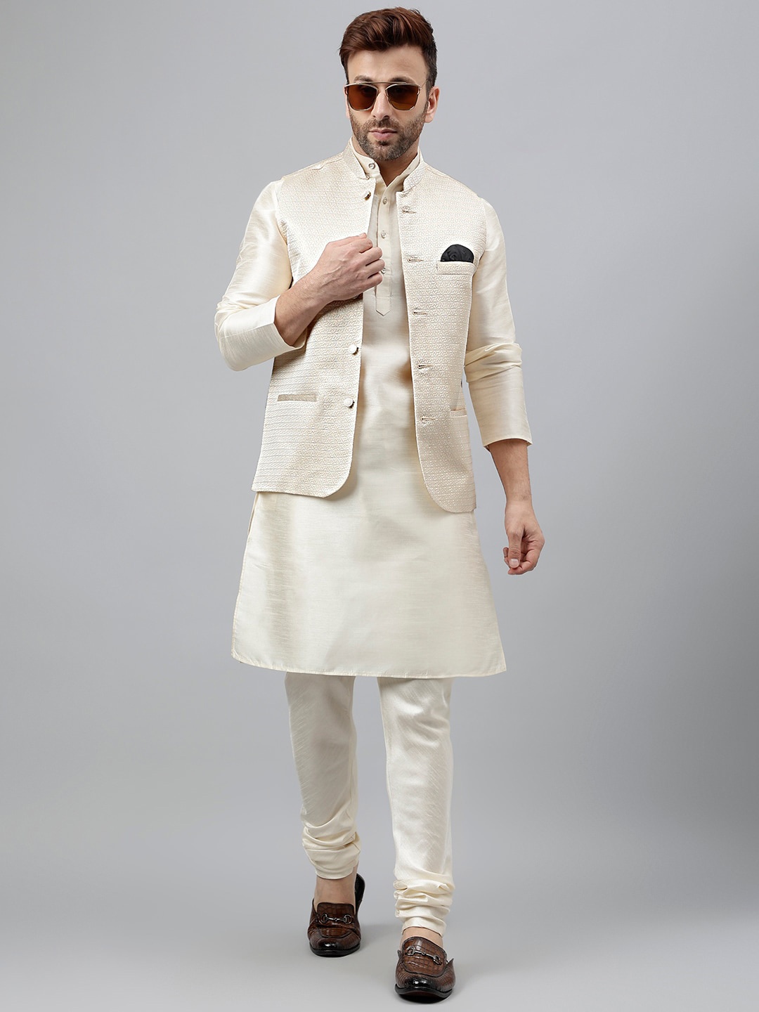 

Hangup Band Collar Regular Kurta with Churidar With Nehru Jacket, Cream